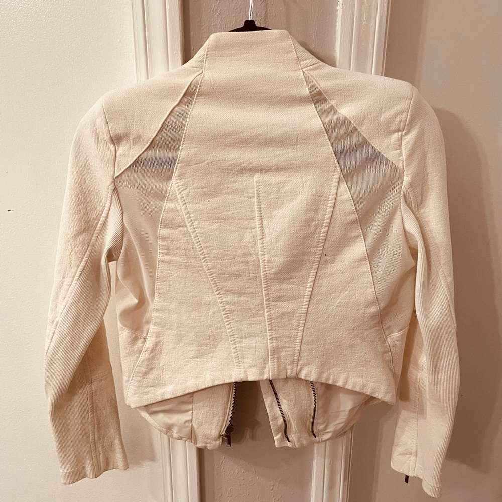 White jacket - Picture 3 of 4
